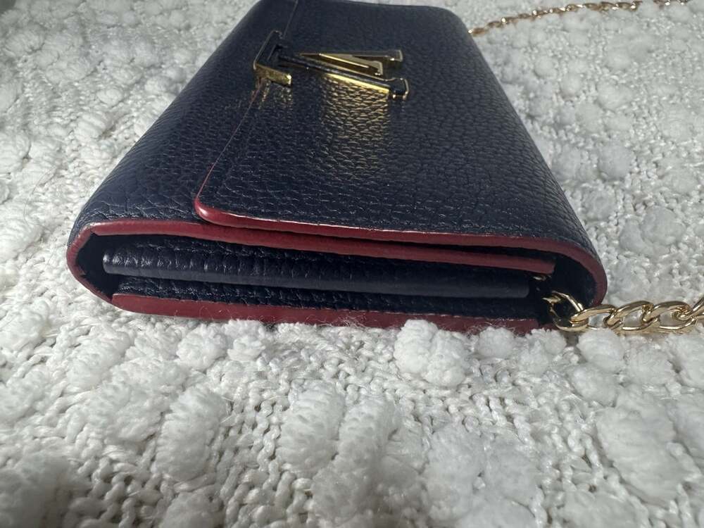 Louis Vuitton Capucines Wallet on Chain Navy Blue Taurillon Leather Gold W/Dustb - Picture 4 of 12